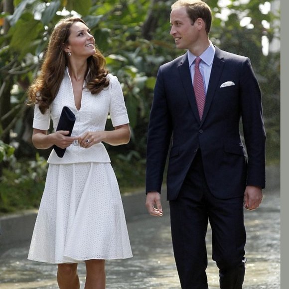 🎊HP🎊 Banana Republic White Lace Peplum Dress Kate Middleton Inspired - Picture 2 of 14